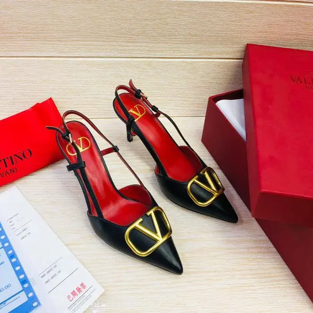 Valentino Garavani Vlogo Signature Slingback Heel (40)