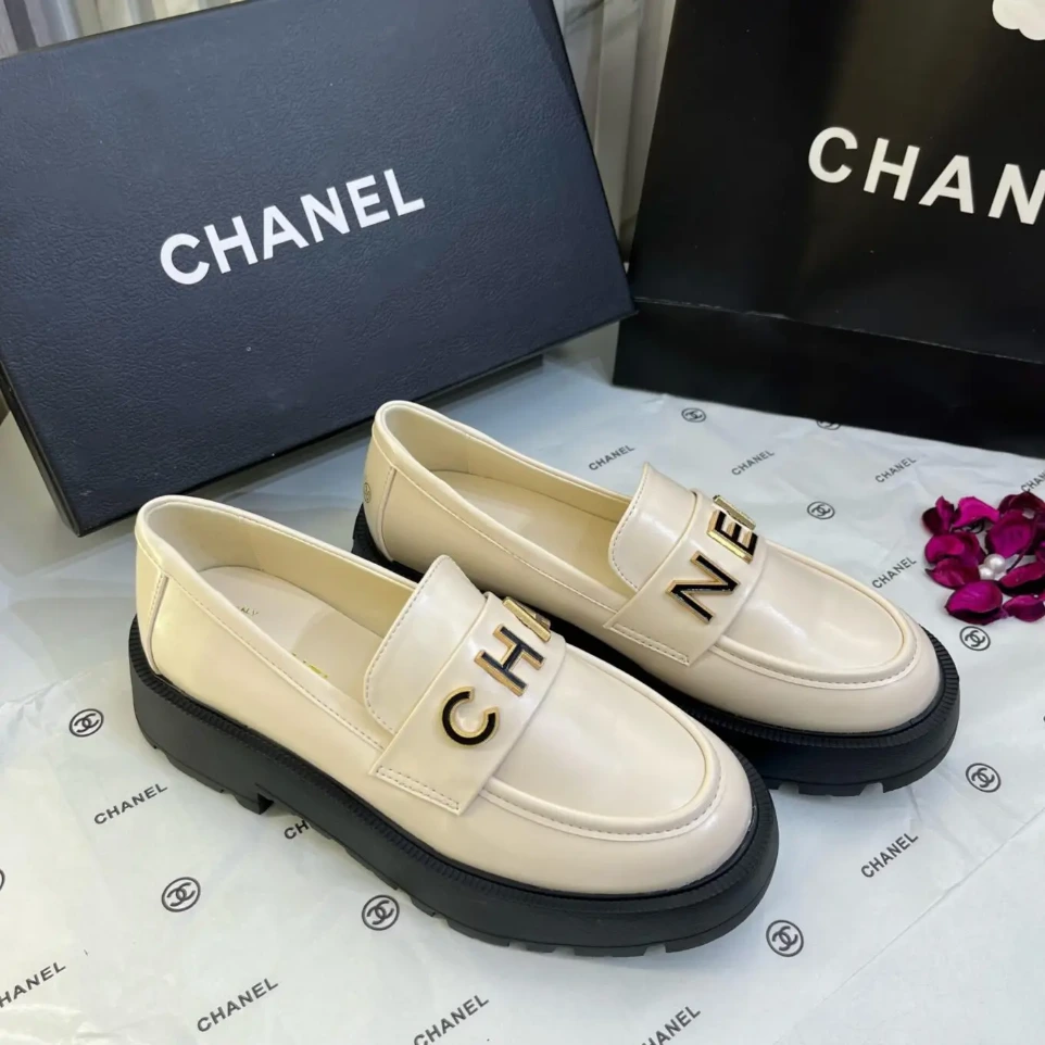 Chanel Off White Mocassin Loafer (40)