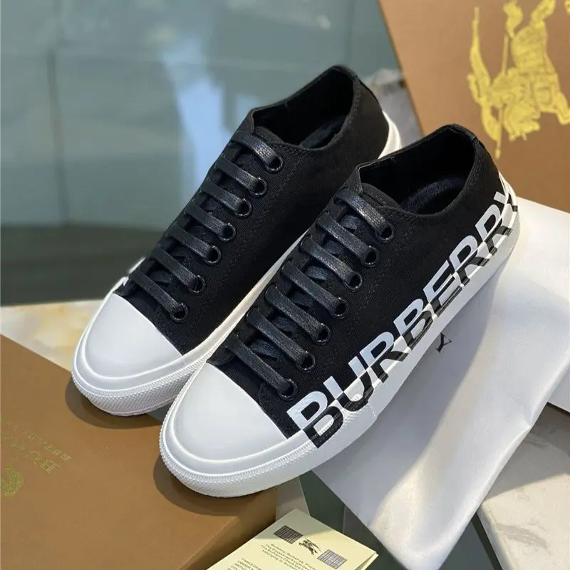 Burberry Logo Vintage Black Unisex Sneaker (40)
