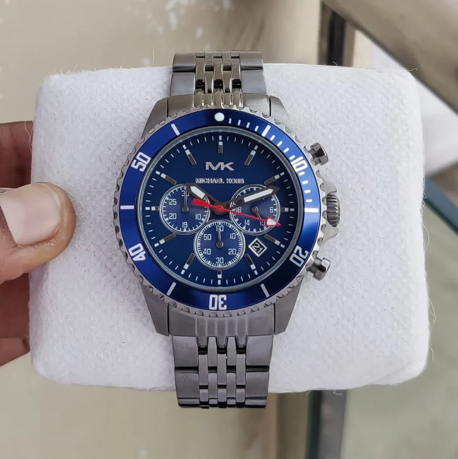 Michael Kors Bayville Chronograph watch – Men’s Edition (Silver blue)