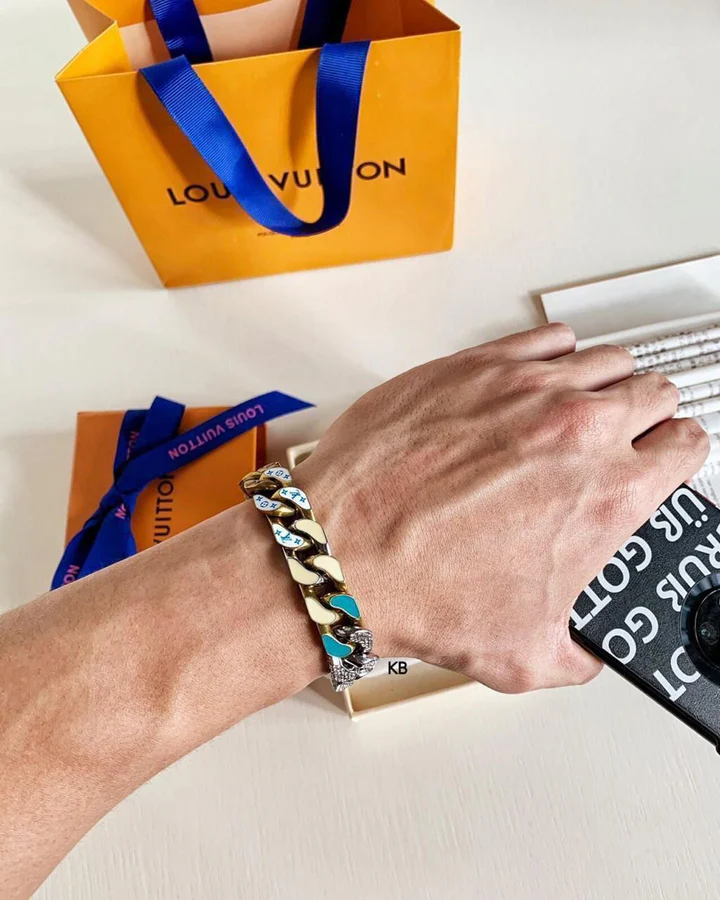 Louis Vuitton Unisex Soapy Chain Bracelet – Premium Metal Edition Og box