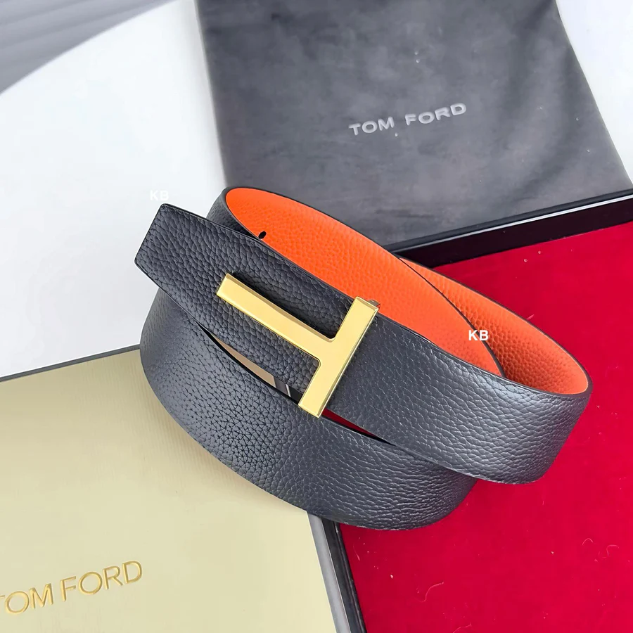 Tom Ford Leather Belt with Elegant Buckle – Unisex Edition