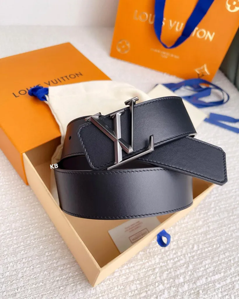 Louis Vuitton Reversible Unisex belt