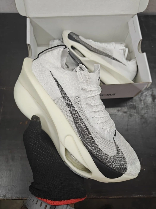 First Copy Nike Alphafly 3 – Built to Break Limits (41)