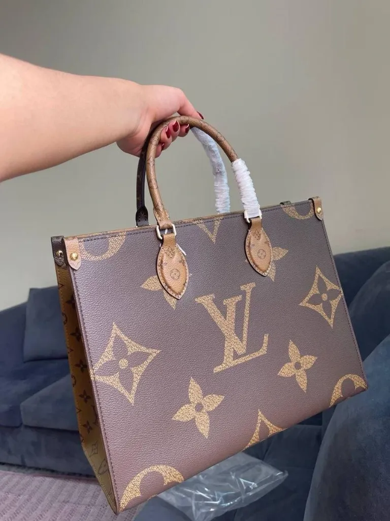 Amazing luxury LV leather bag