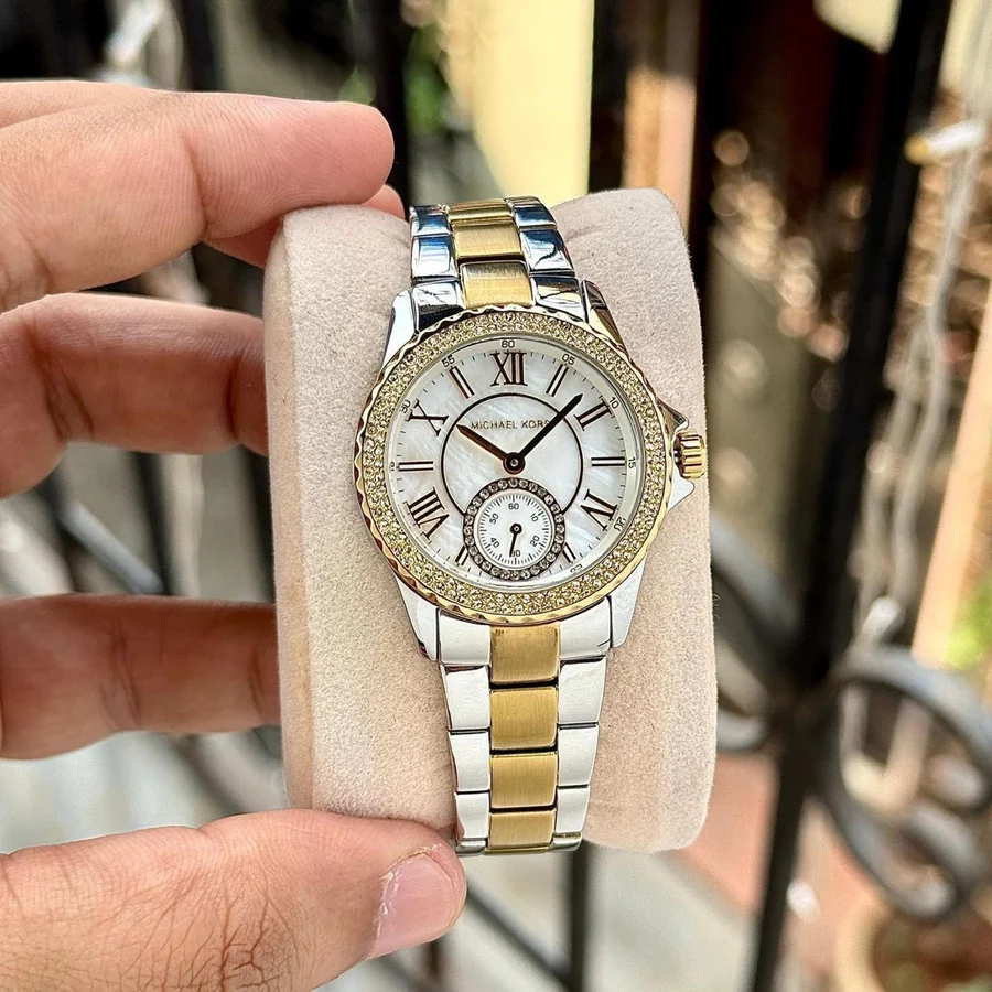 Premium Women’s Luxury Watch (1)