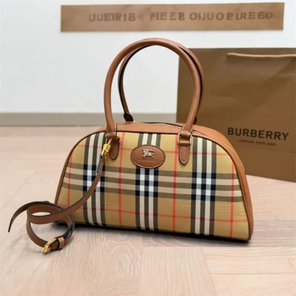 Burberry Highlands Bowling Hand Bag (Brown)