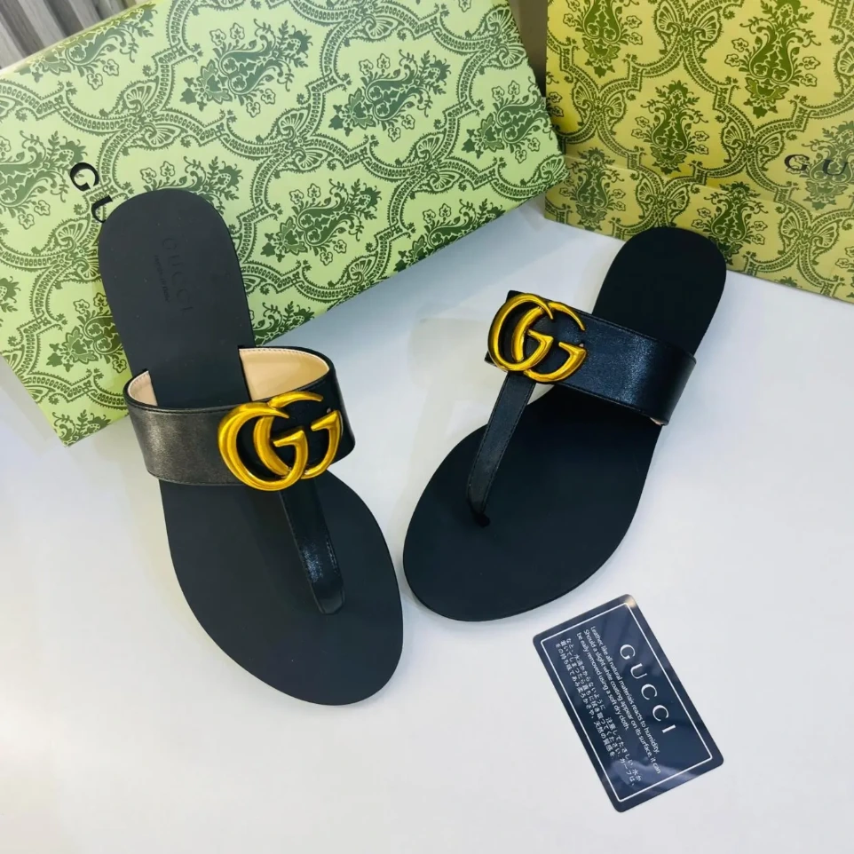 Gucci Black GG Thong Slide (40)