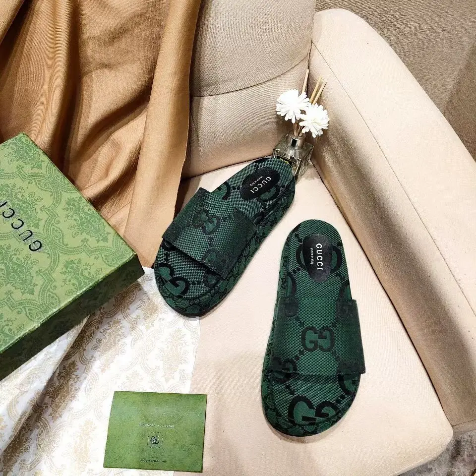 Gucci GG Canvas Green Slide Sandle (40)