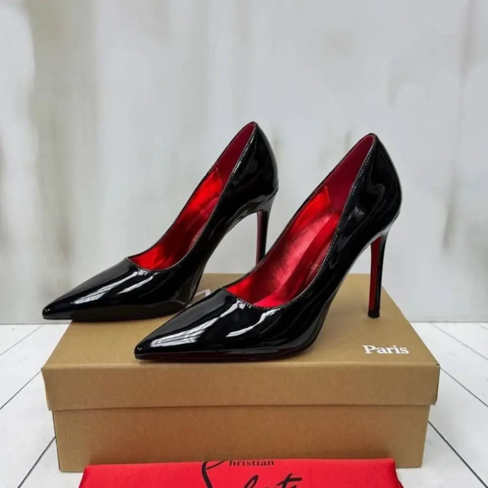 Christian Louboutin So Kate Black Pump (38)