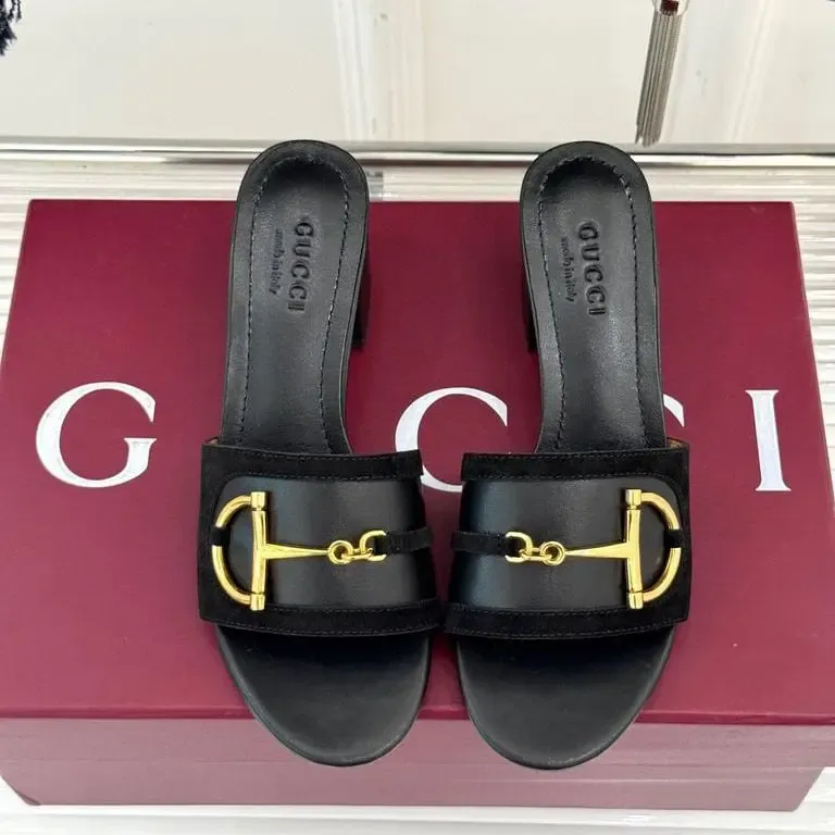 Gucci Horsebit Slip On Black Sandal (40)